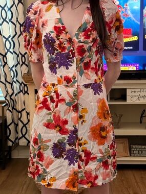 Floral Button-Front Short Dress in Multi-Color